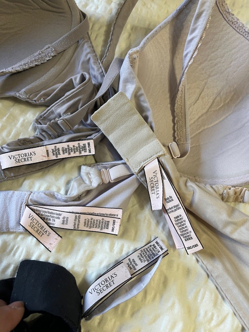 BOGO FREE Victoria’s Secret Body By Victoria Underwire VS Bra Bundle 38C - Picture 11 of 12